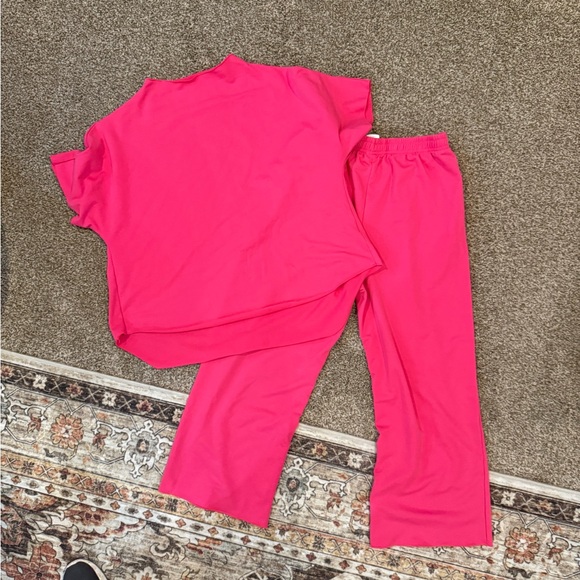 Pants - Women’s pink lounge set
